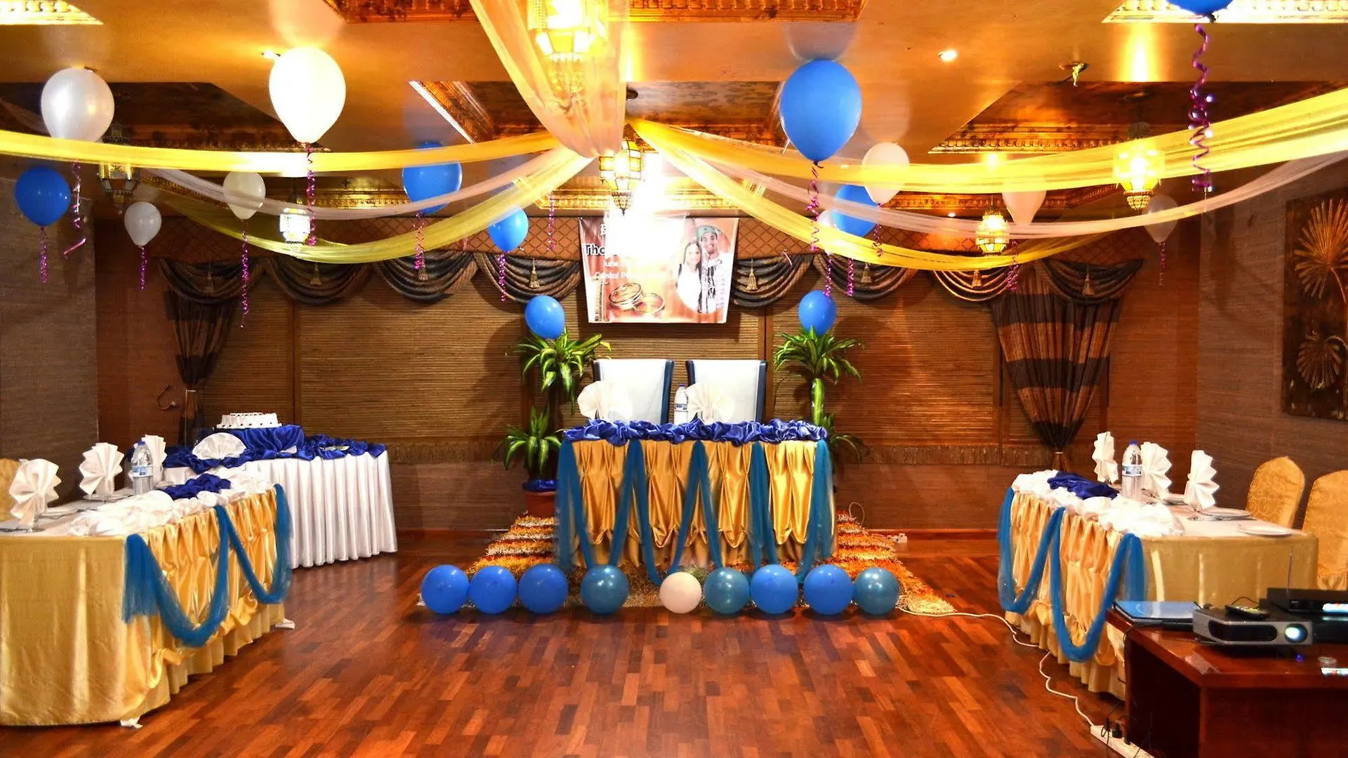 Crystal Plaza Hotel Schardscha