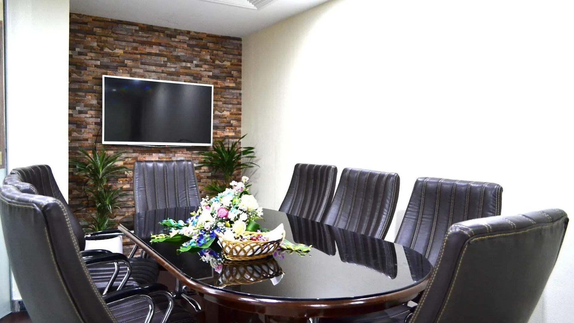 **  Crystal Plaza Hotel Sharjah United Arab Emirates